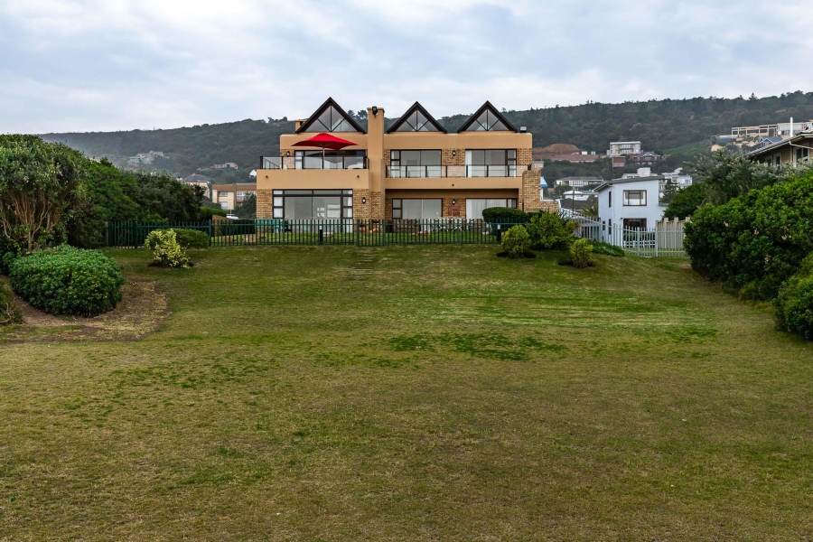 6 Bedroom Property for Sale in Outeniqua Strand Western Cape